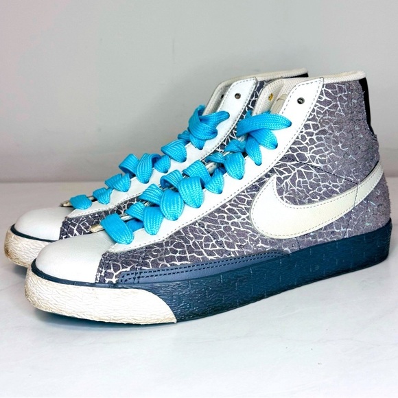 NIKE Women’s Blazer High Top Grey and Metallic 2008 - Picture 13 of 13